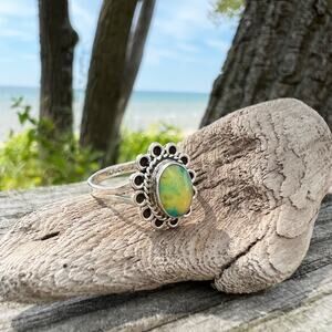 Sterling Silver Ring with Green Stone Size 7 1/2